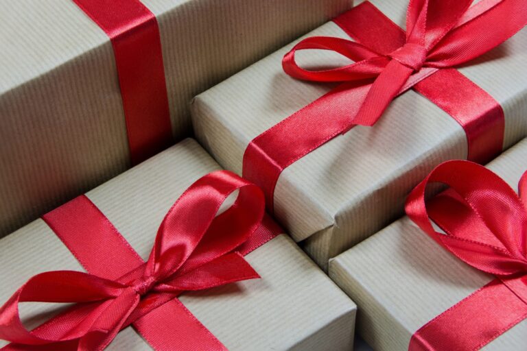 Win WIN! A Christmas hamper worth over £250, courtesy of Fiona Penny